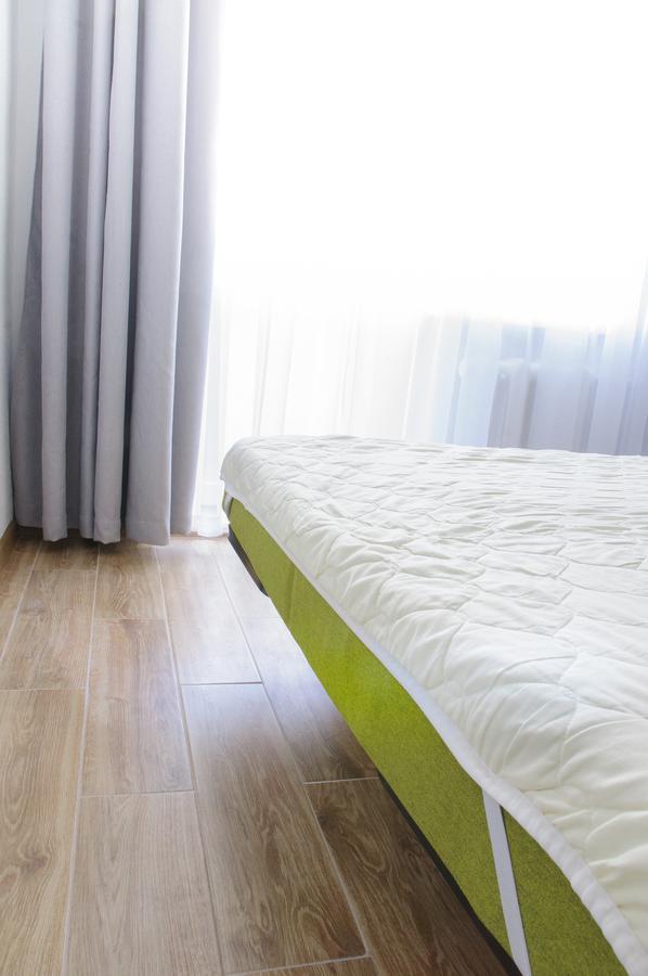 Scandinavian Poltava Apartments With 2 Rooms, 3 Beds 1 Sofa Eksteriør bilde